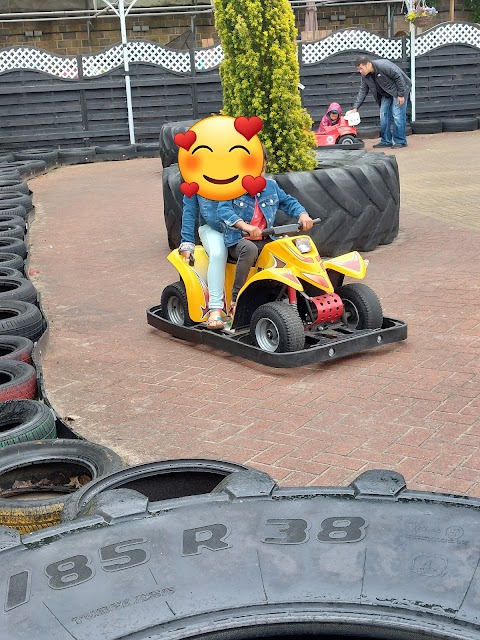 Grass Hoppers Indoor & Outdoor Play (Tong Garden Centre)