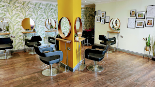 Essence hair Studio