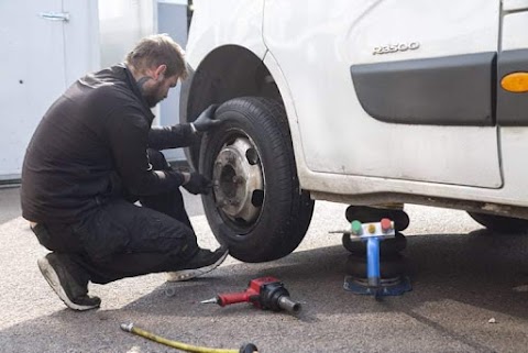 Round Circles Mobile Tyre Fitting Services