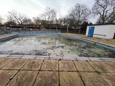 The Paddling Pool at West Ham Park