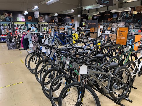 Halfords - Isle of Wight (Newport)