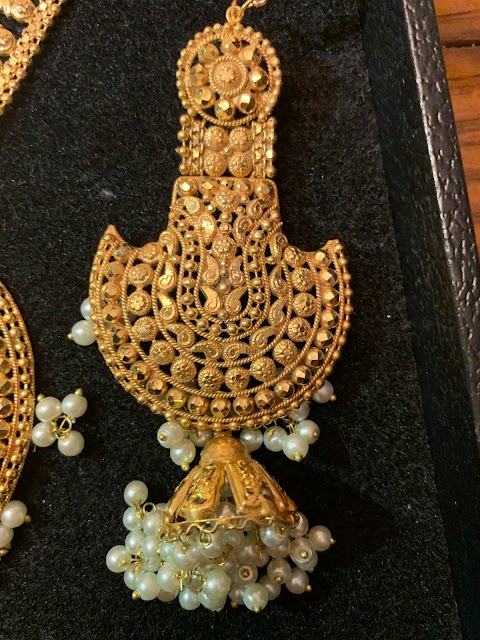 Traditional Royal Jewellery