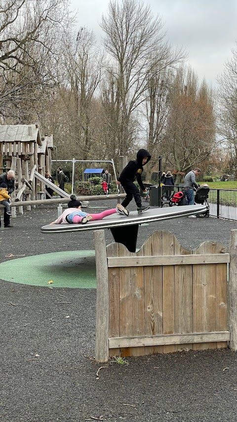 Garratt Park Children's Playground