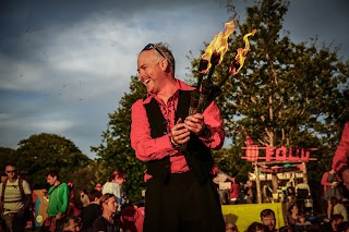 Solo Circus - Circus Skills Entertainer