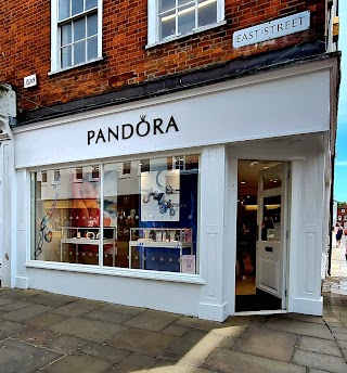 Pandora Chichester