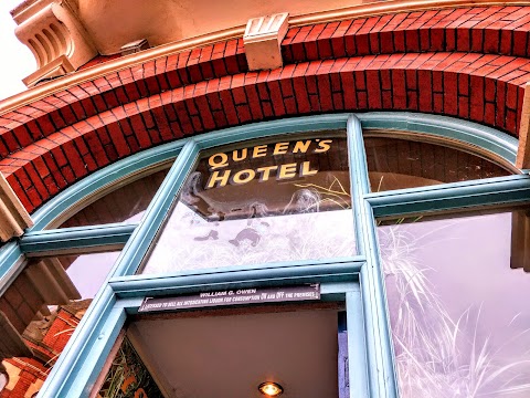 Queen's Hotel