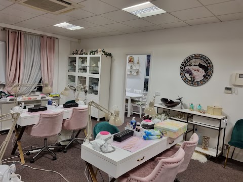 Dana Beauty Academy