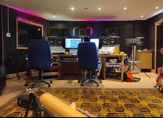 River Recording Studio: Rehearsal Rooms, Singing, Drum & Guitar Lessons in Southampton