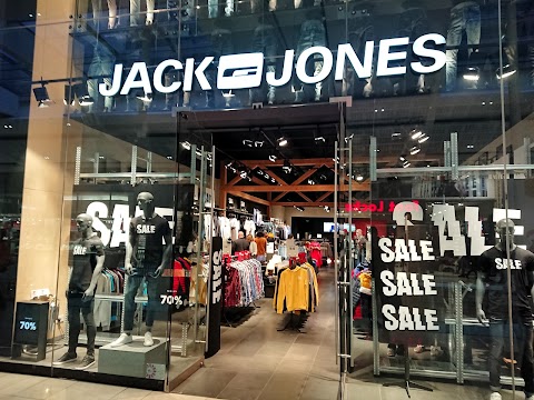 JACK & JONES