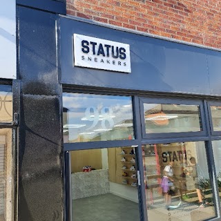 STATUS sneakers