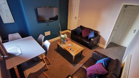 (K) Wolverhampton serviced accommodation & apartments, by Your Night Inn