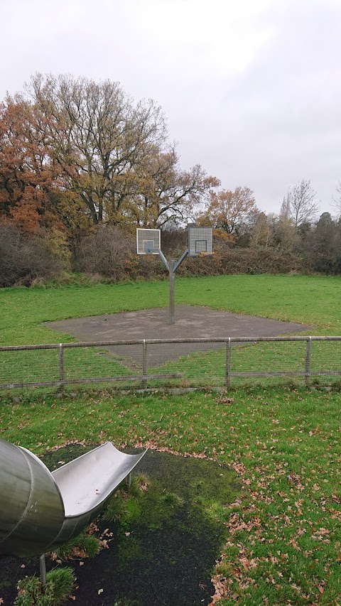 Oulton Way Play Area