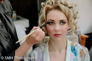 Andrea Pickford Make Up & Beauty