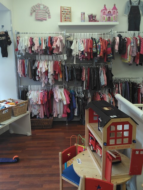 Fara Kids Charity Shop - Southfields