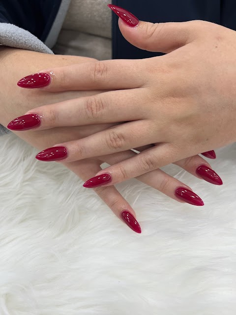 Elysa Nails Surrey