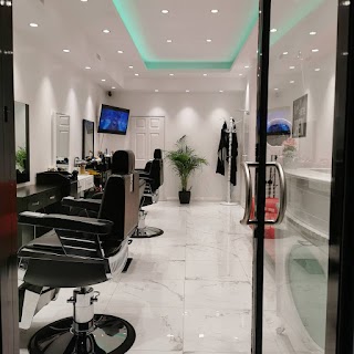 Dlux Beauty Empire Salon Hackney