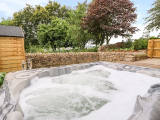 Overlea Farm - Luxury Holiday Apartments - Cowshed and Barn