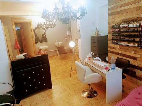 Bella Mia's Hair Beauty asthetics sunbed Salon