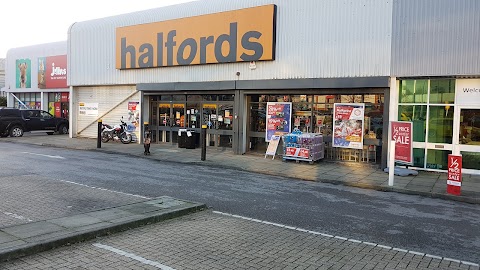 Halfords - Waterlooville