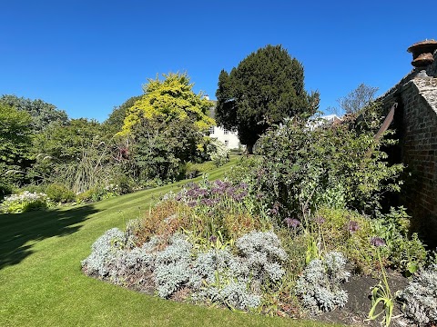 Inveresk Lodge Garden