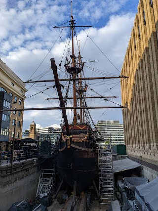 Escape from The Golden Hinde