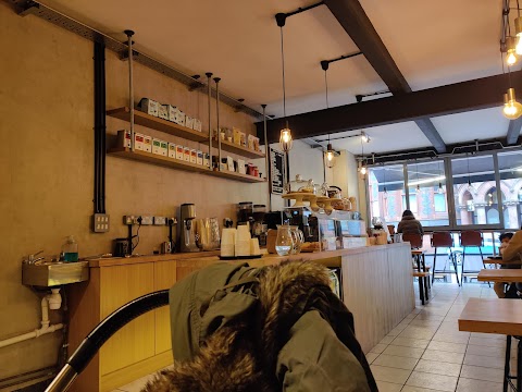 Coffee Under Pressure | speciality coffee & tea (7 Blagrave street)