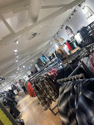 River Island