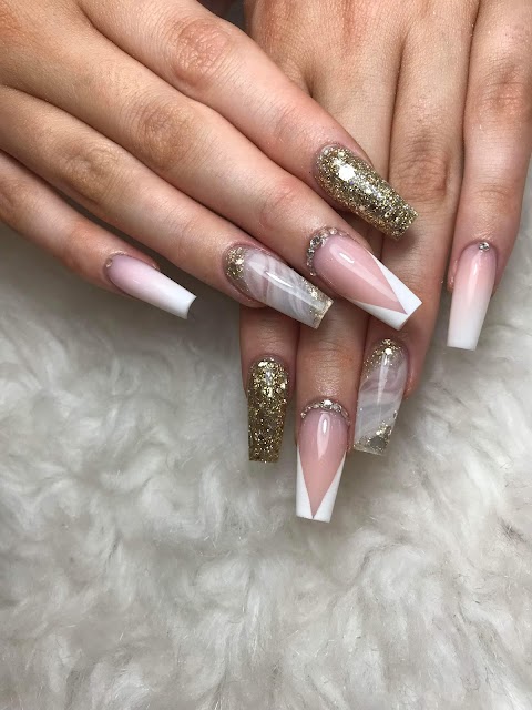 Top Nail Queen