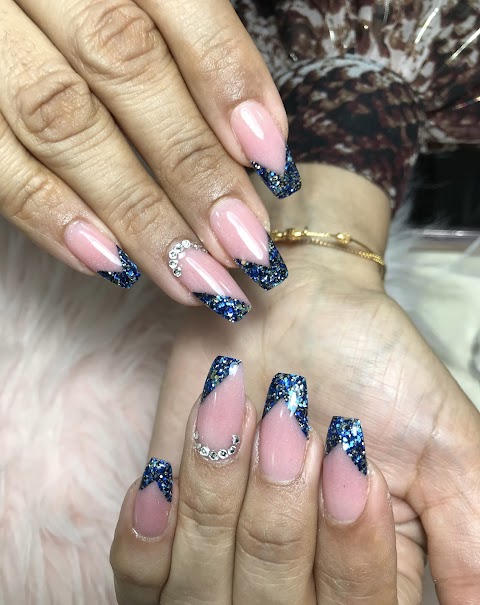 Diamond Nails Salon