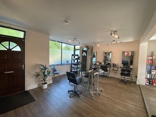 Roxanne's Hair Boutique