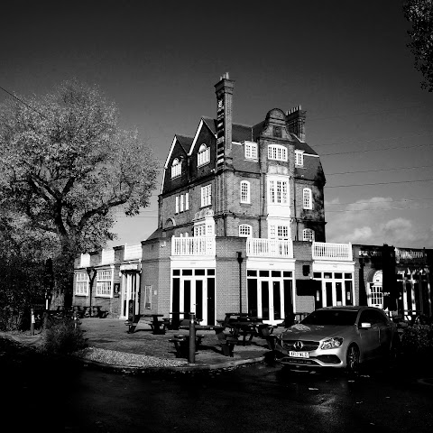 Connaught House Hotel (Excel)