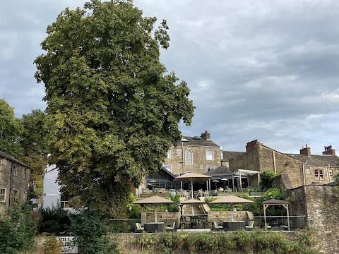 Alexander's Grand Café Restaurant, Bar & Terrace