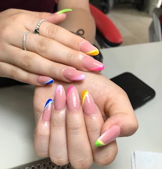 Hollywood Nails Spa & Beauty