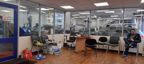 Kwik Fit - London - Lower Hampstead