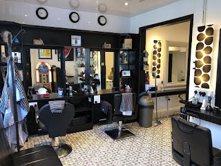 Holywood Hair Unisex Salon