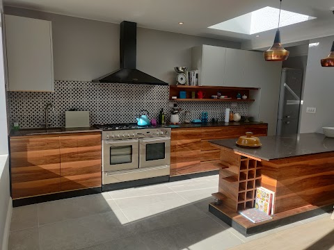 LazKitchens - Bespoke kitchens and furniture