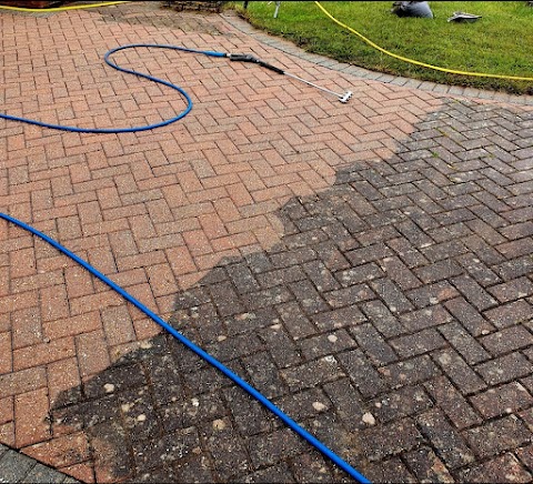 Reading Pressure Washing - Reading, Berkshire - Driveway Cleaning & Patio Cleaning