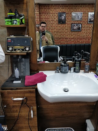 Charlie's Barber