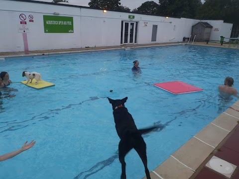 Woodstock Open Air Pool