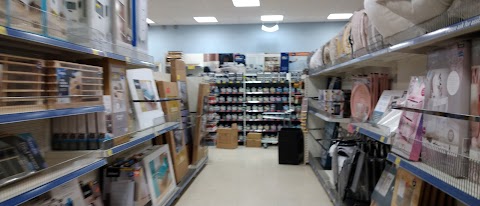 B&M Store