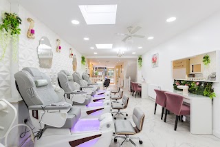 QV Nails and Spa