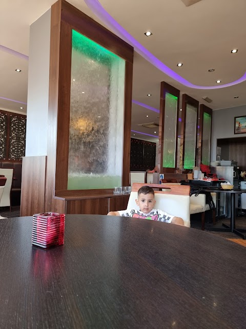 Yaadein Authentic Indian Restaurant | Epsom