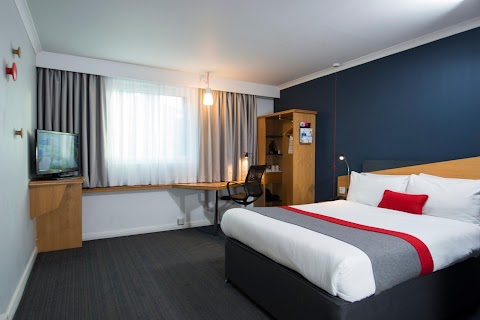 Holiday Inn Express Warwick - Stratford-Upon-Avon, an IHG Hotel