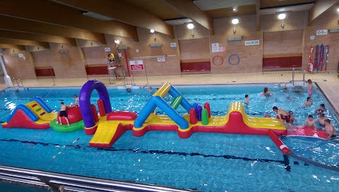 Halo Pyle Swimming Pool