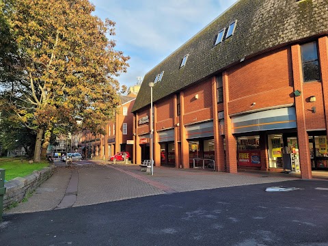 Iceland Supermarket Swansea