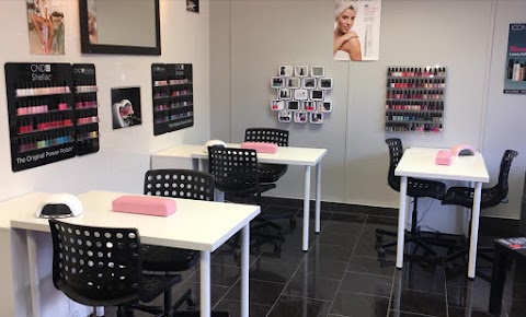 Fuchsia Hair & Beauty Salon