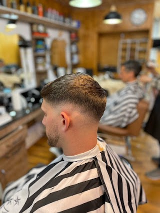 Sam’s Barbershop S10