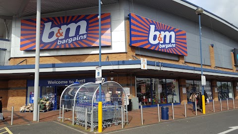 B&M Store