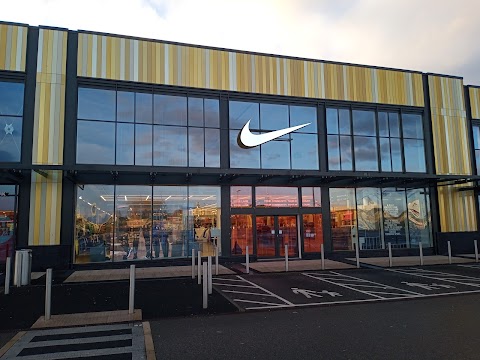 Nike Unite Liverpool Edge Lane