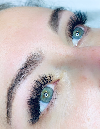 Eyelash Extension & Eyebrows by Victoria